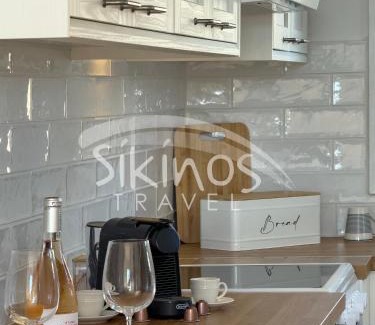 Karavostasis House | Beachfront Cycladic House