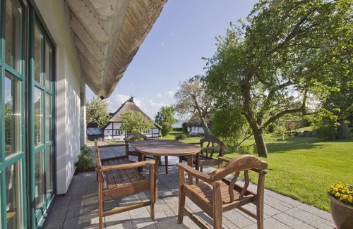 Neuendorf House | Beachfront idyll by the sea, private bathing area, beach chair - Gutshof Ostseeblick