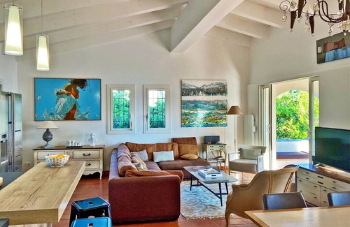 Marine de Davia House | Beachfront, direct access to the beach . a unique and magical place!