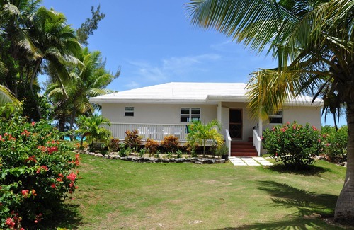 Governor's Harbour House | Beachfront Dock TikiHut WiFi Kayaks Paddleboards Terrace Gardens Private