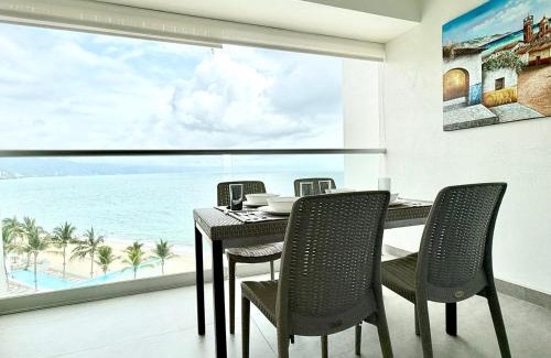 Las Glorias Apartment | Beachfront family friendly 1 bdr NT505