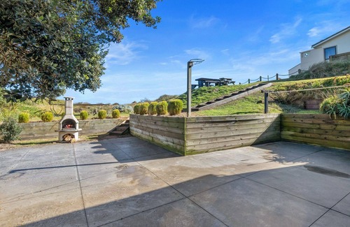 Foxton Beach House | Beachfront Favourite - Foxton Beach Holiday Home