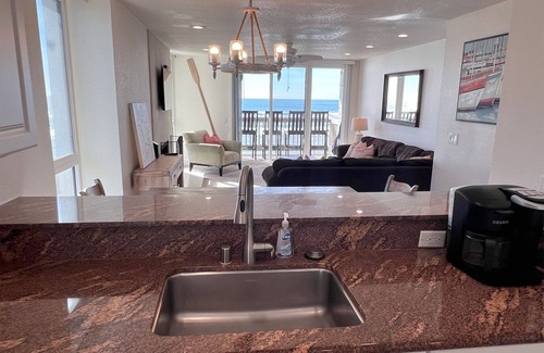 Townsite Condo | Beachfront-Full Panoramic Ocean Views. D24 North Coast Village