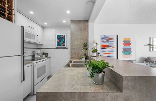 Carolina Apartment | Beachfront Gem Walk 2 Eat W/D