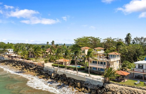 Aguada Apartment | Beachfront Getaway at Ocean View Castle Condo Apt 2– Aguada