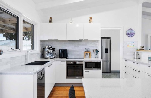 Lauderdale House | Beachfront Getaway with Modern Amenities & Comfort