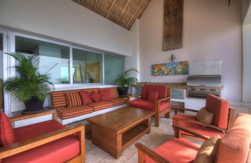 Bucerias Condo | Beachfront Golden Zone Bucerías Penthouse Agua Azul,heatedpool, Wifi,2 balconies
