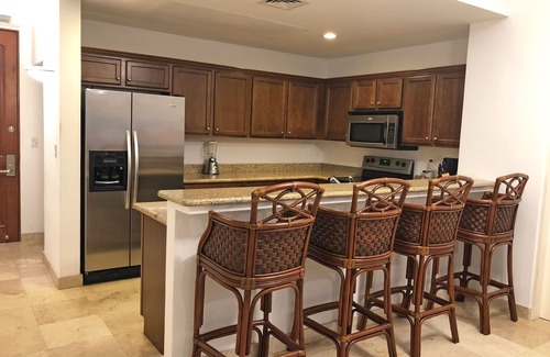 La Paz Condo | BeachFront, Golf, Heated pool, Tennis,Netflix, Gym, Pickleball