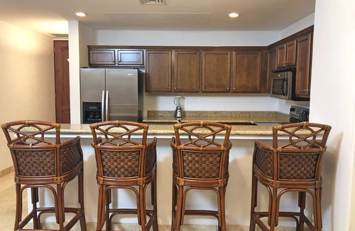 La Paz Condo | BeachFront, Golf, Heated pool, Tennis,Netflix, Gym, Pickleball