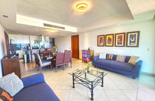 Olimpica Condo | Beachfront Grand Venetian condo