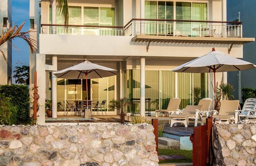 Huai Yang Villa | Beachfront house with a real beach location. Private jaquzzi,
