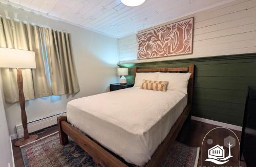 Detroit Lakes Hotel | Beachfront Haven