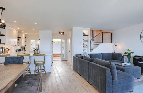 East Mesa Condo | Beachfront Hideaway in Santa Barbara - 2 bedrooms, pool, spa, across from beach, gorgeous!