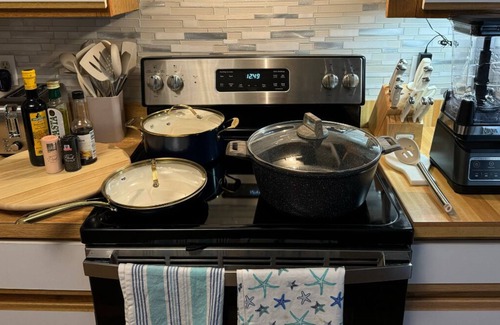 Lottsburg Cottage | Beachfront Hideaway - Pet Friendly, Hot Tub, EV