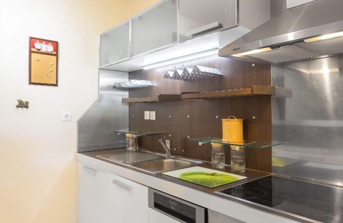 Rafina-Pikermi House | Beachfront Holiday Apartment