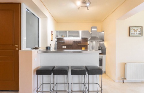 Rafina-Pikermi House | Beachfront Holiday Apartment
