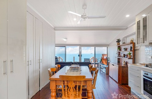 Zilzie Cottage | Beachfront Holiday Cottage