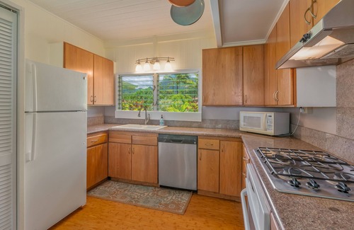 Hanalei House | Beachfront Home + Cottage at Center of Hanalei Bay!