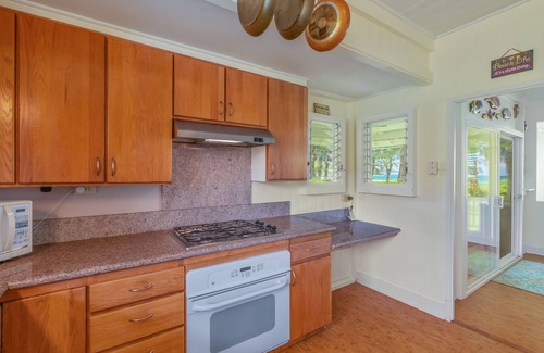 Hanalei House | Beachfront Home + Cottage at Center of Hanalei Bay!