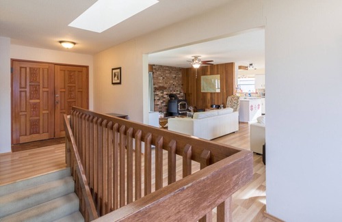 Fanny Bay House | Beachfront home in Fanny's Bay!