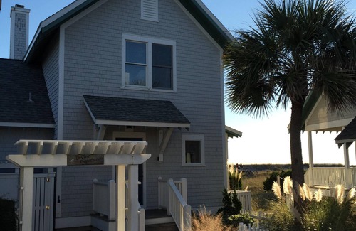 Flora's Bluff House | Beachfront Home with Panoramic Views Of Atlantic Ocean