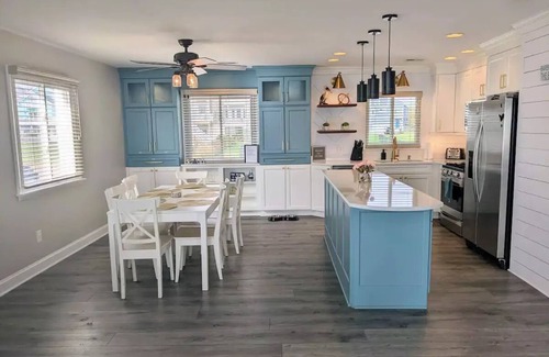 Hampton House | ☆ Beachfront Home w/Stunning Views, Hot Tub, Luxury Kitchen & Private Beach!