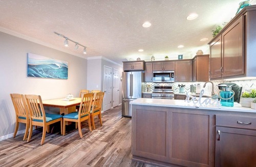 Lincoln City Condo | Beachfront, Hot Tub, BBQ - Coastal Treasure