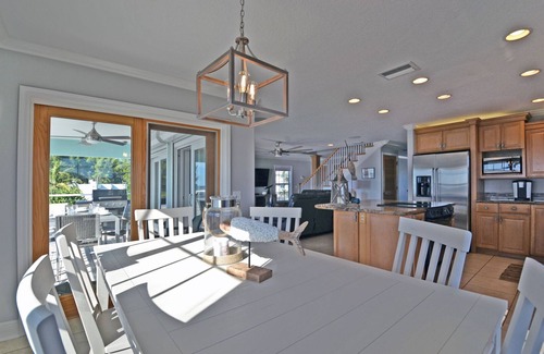 Ilexhurst House | BEACHFRONT HOUSE DIRECTLY ON SOFT SUGAR WHITE SANDS
