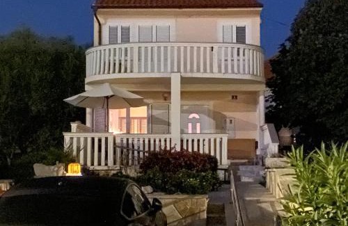 Poljana House | Beachfront house