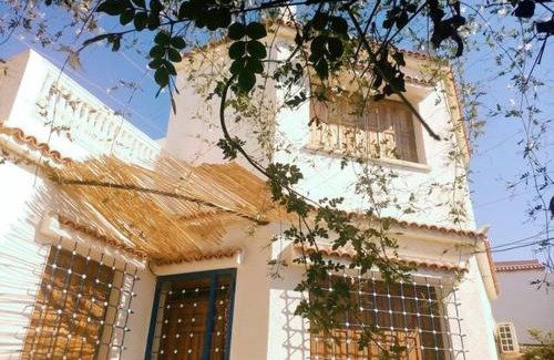 Chlef Province Ski Chalet | Beachfront House in Beni Haoua