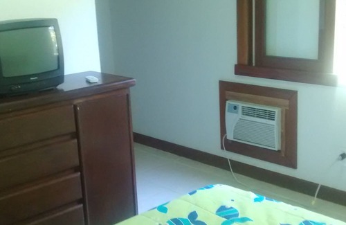 Porto Belo House | Beachfront in Manguinhos, Great for Children, 14 persons 5 bedrooms