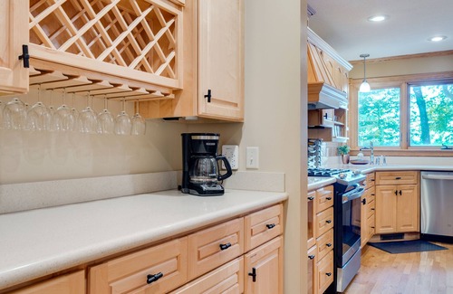 Chisago City House | Beachfront Lake Home with new Jacuzzi hot tub, 15 min to Taylors Falls