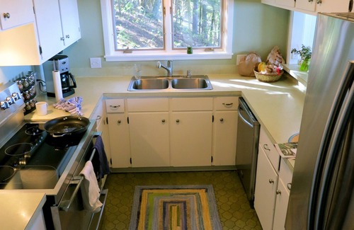 Harbor Springs House | Beachfront Lake Michigan Retreat -Sleeps 8- Private Beach & Stunning Sunsets