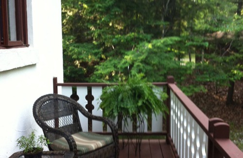 Harbor Springs House | Beachfront Lake Michigan Retreat -Sleeps 8- Private Beach & Stunning Sunsets
