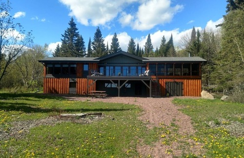 Grand Marais Cottage | Beachfront Lake Superior TwelveMileRock.com