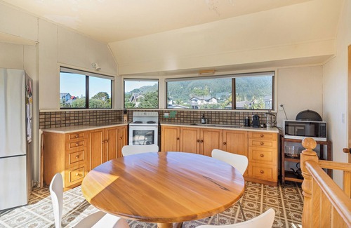 Pauanui House | Beachfront Landing - Pauanui Holiday Home