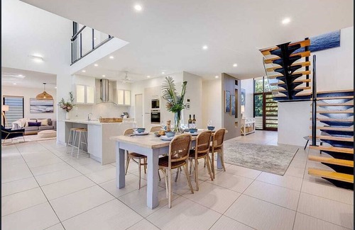 Dolphin Heads House | Beachfront Living