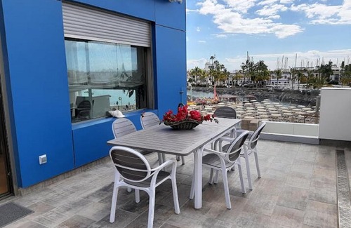 Playa de Mogan Apartment | Beachfront Loft in Puerto de Mogan by El Sirocco