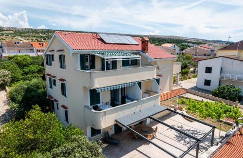 Simuni House | Beachfront Lovro apartment