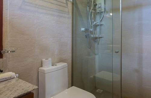 Gan Bed & Breakfast | Beachfront Luxe room in Gan island - near the beach (bnb)