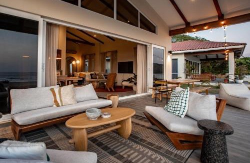 Las Escobas del Venado Villa | Beachfront Luxury and Pool 4BR Villa Linda