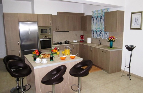 Kiotari Apartment | Beachfront Luxury Apartment With Private Access To The Beach.