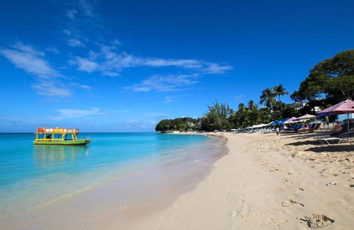 Old Trees Bay Apartment | Beachfront Luxury Condo - The One at The St. James (1 bed)