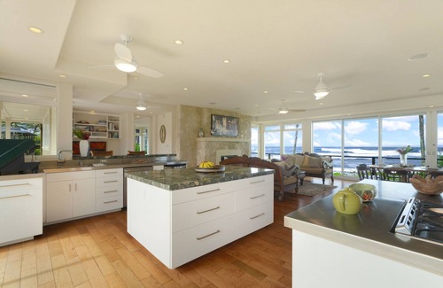 Wainiha House | Beachfront Luxury Dream House with A/C & Gym!