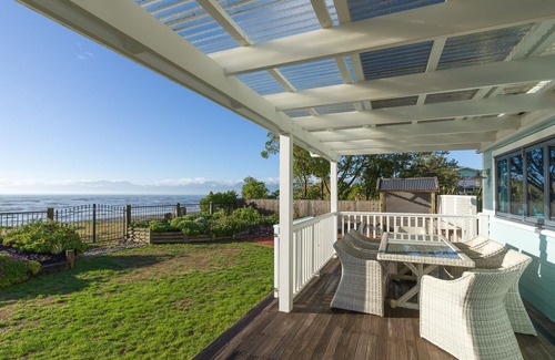 Ruby Bay House | Beachfront luxury in Ruby Bay - 30 mins to Nelson