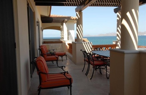 La Paz Condo | Beachfront Luxury Penthouse at Paraiso Del Mar