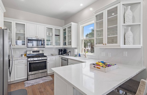 Delos House | Beachfront Luxury | Remodeled | Pools | Beach Gear | 3 Patios | Beach Service