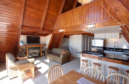 Rockaway Beach House | Beachfront Luxury House Built Right On The Sand With Private Low Bank Access
