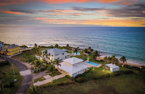 Florida Villa | Beachfront Luxury Villa: 3BR, 3.5BA,Gazebo,Pool, Secluded Beach, Gated Community