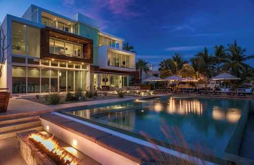 Palmilla House | Beachfront Mansion- Palmilla Sur